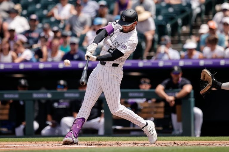 Yankees solve third-base woes in trade with Rockies