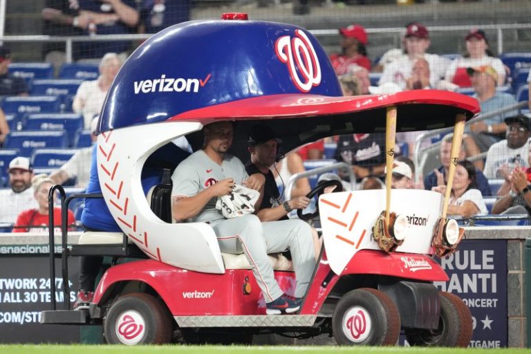 Phillies closer carted off after taking ball off leg: What we know