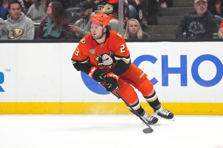 Ducks reach six-year deal with rising young star