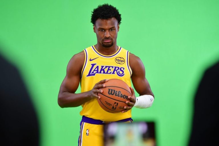 How to watch Lakers vs. Suns: Time, TV, stream for preseason game