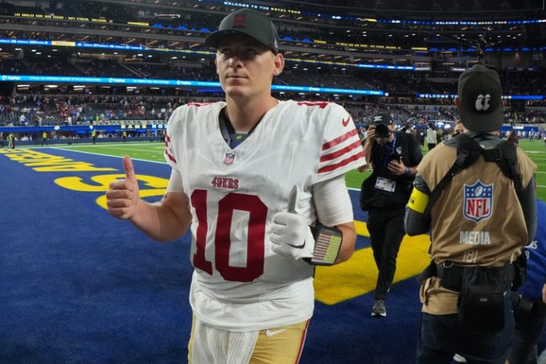 49ers’ QB sets record straight on banana consumption