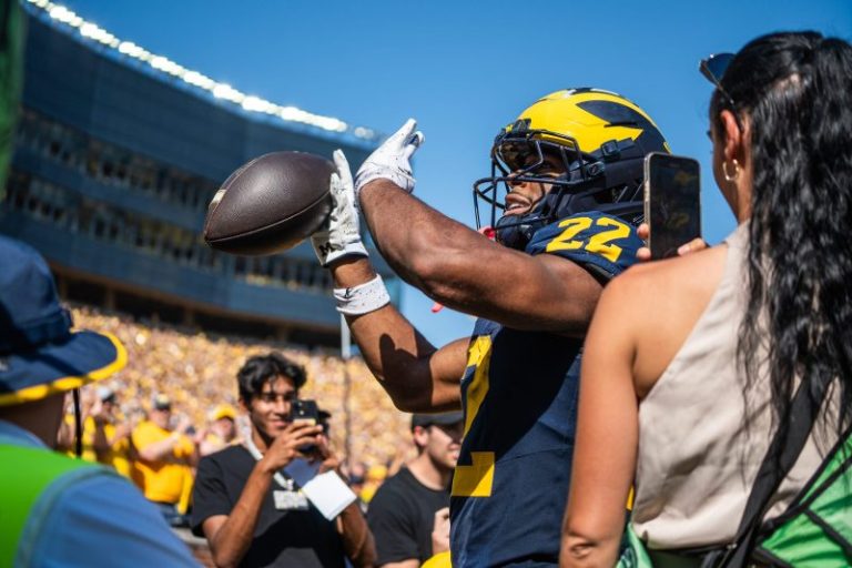 Michigan-Wisconsin football score, updates, stats for Wolverines’ win