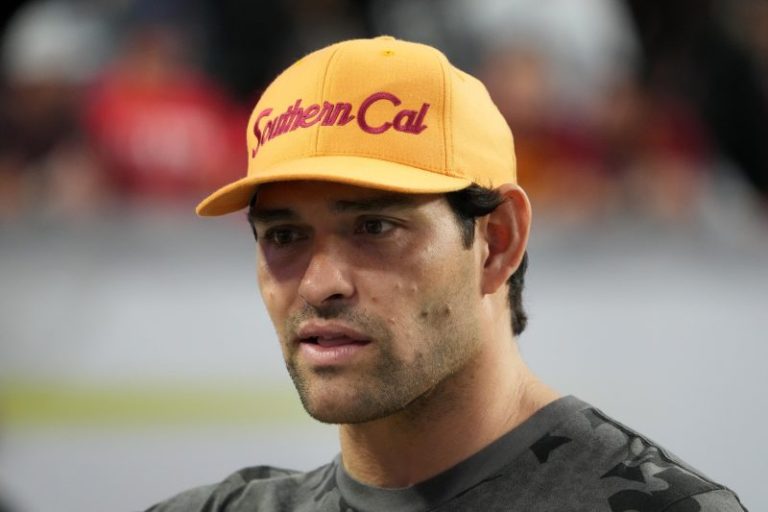 Mark Sanchez remains out of FOX NFL broadcast lineup after arrest