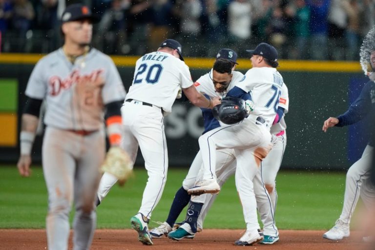 Blue Jays vs Mariners live updates: Who will draw first blood in ALCS?