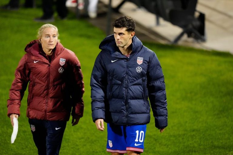 Christian Pulisic forced to leave USMNT’s friendly vs. Australia