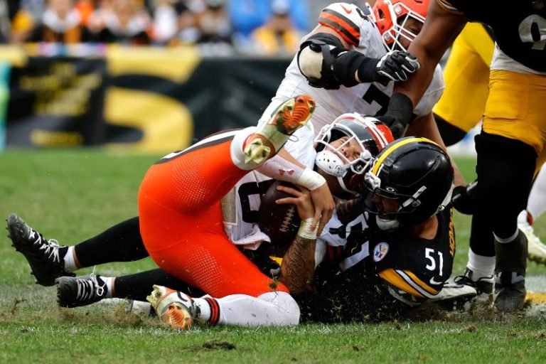 Browns QB not fazed by Steelers’ sacks: ‘Mom used to beat my a–‘