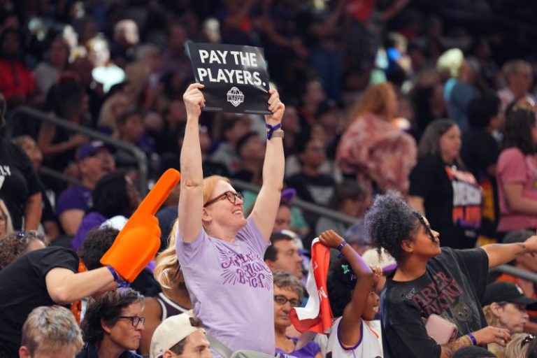 WNBA, WNBPA agree to CBA extension, reports say