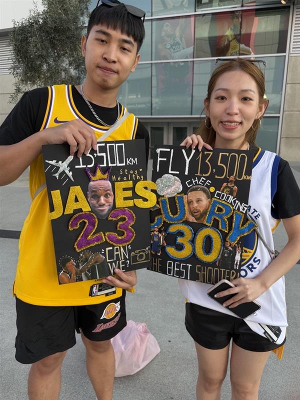 Warriors vs. Lakers NBA opener has global flavor