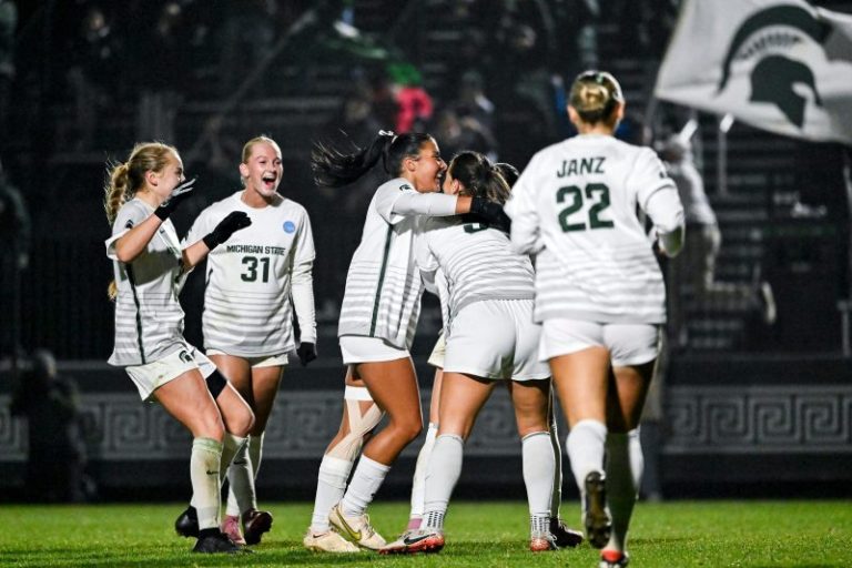 Women’s soccer Sweet 16 scores, schedule: Who is moving on?