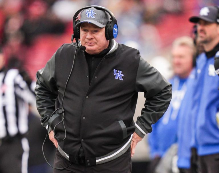 Mark Stoops says ‘0% chance’ he walks from Kentucky football