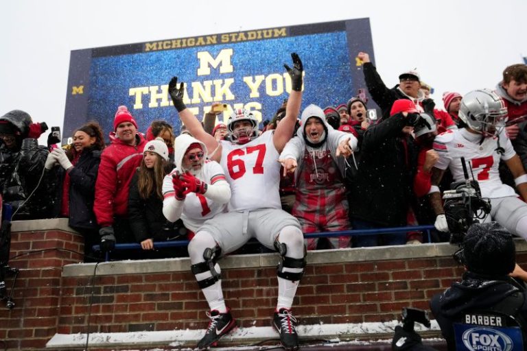 As Michigan endures fresh scandal, Ohio State looks better all the time