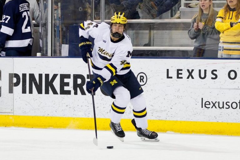 College hockey power rankings: Wolverines putting up huge numbers