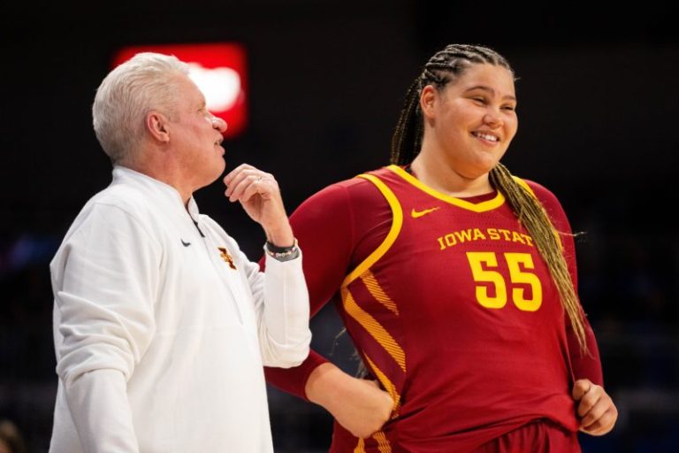 UConn is No. 1 in women’s basketball poll, Iowa State joins top 10