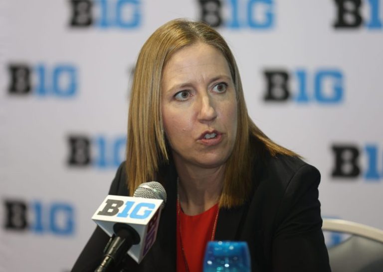 USC women’s hoops coach mourns shooting victims at her alma mater