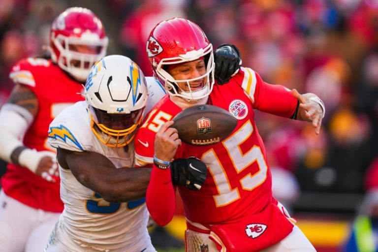 NFL Week 15 winners and losers: It’s time for the Chiefs to change