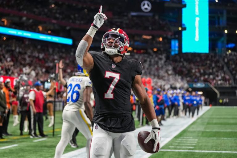 Bijan Robinson, Matthew Stafford among Falcons-Rams winners, losers